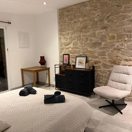 Mazet Provencal * Lunel (Herault)